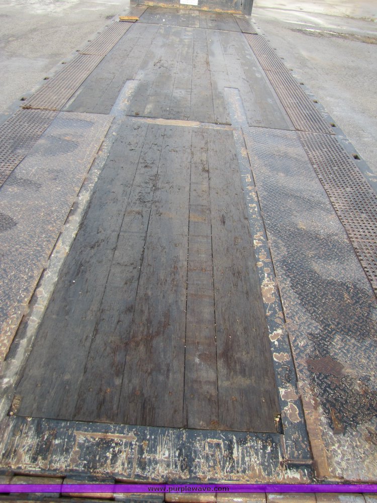 image for item 3107 2004 Trail King equipment trailer