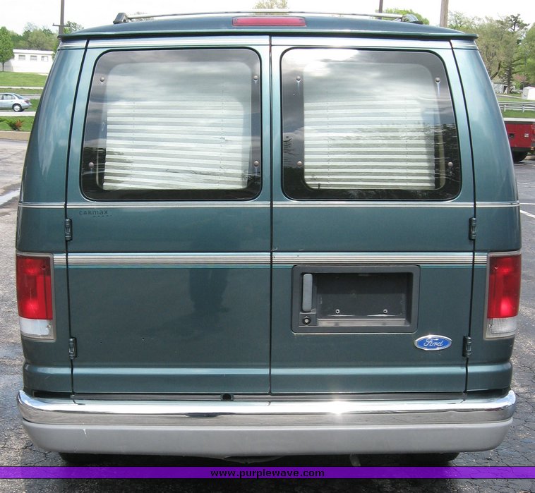 image for item 3753 1995 Ford Econoline E150