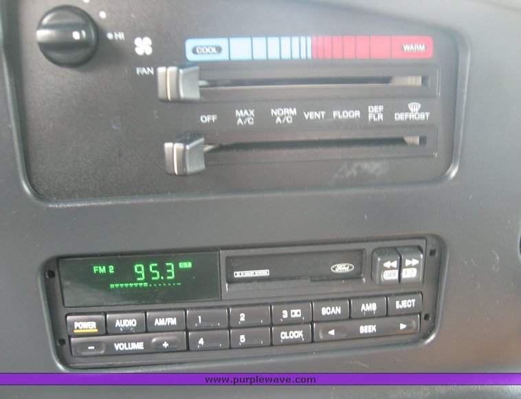 image for item 3753 1995 Ford Econoline E150