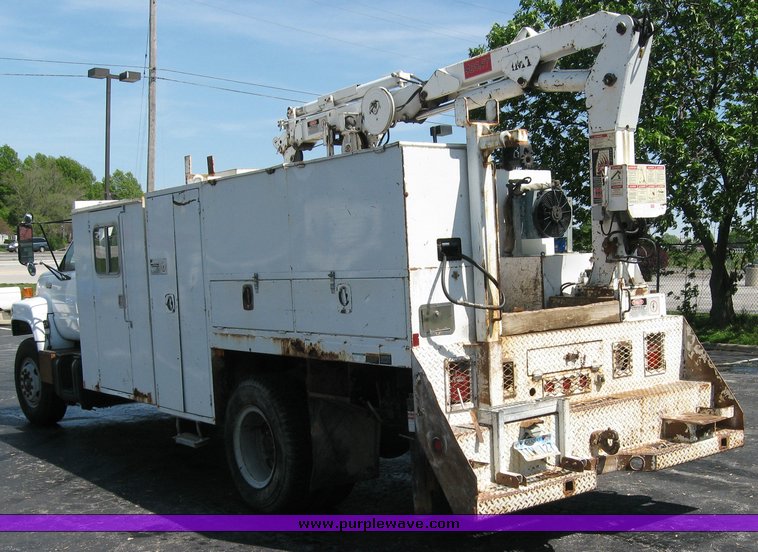image for item 3754 1994 GMC Topkick C7H042 crane truck