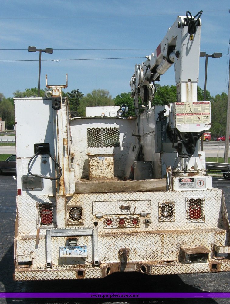 image for item 3754 1994 GMC Topkick C7H042 crane truck