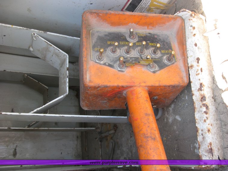 image for item 3754 1994 GMC Topkick C7H042 crane truck