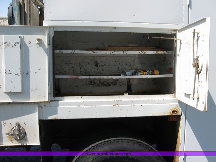 image for item 3754 1994 GMC Topkick C7H042 crane truck