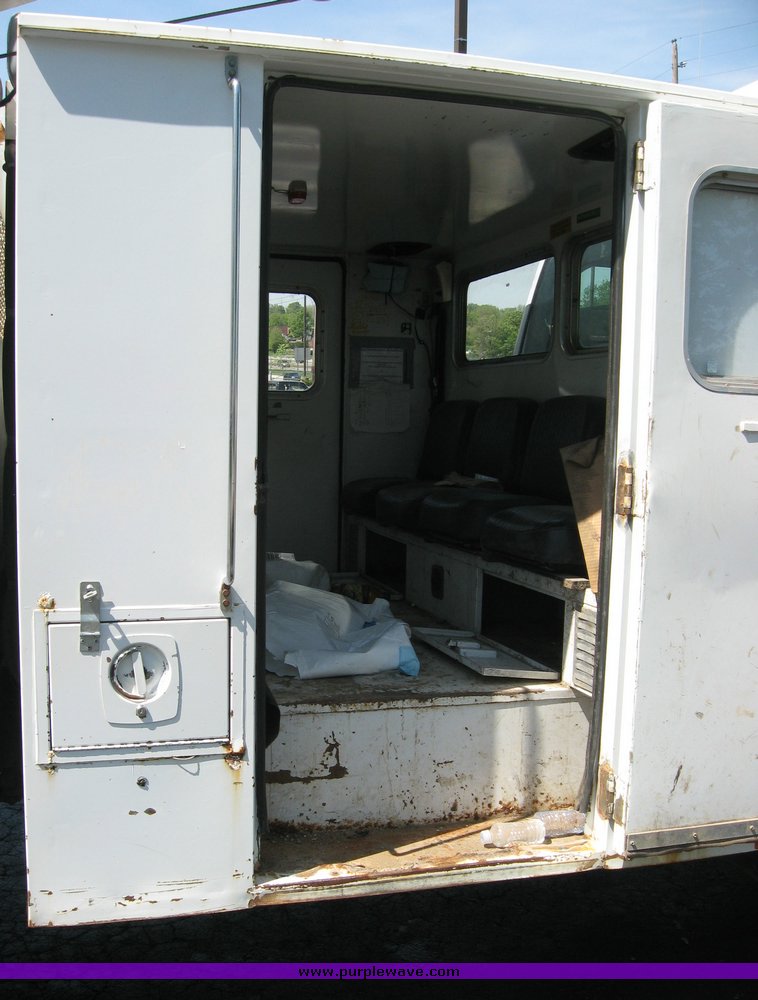 image for item 3754 1994 GMC Topkick C7H042 crane truck