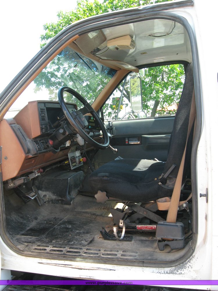 image for item 3754 1994 GMC Topkick C7H042 crane truck