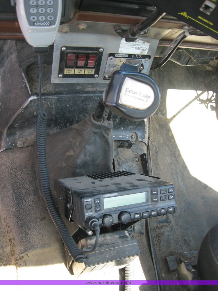 image for item 3754 1994 GMC Topkick C7H042 crane truck