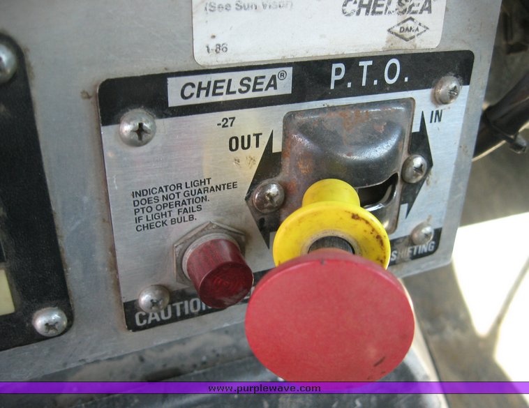 image for item 3754 1994 GMC Topkick C7H042 crane truck