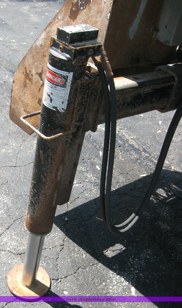 image for item 3754 1994 GMC Topkick C7H042 crane truck