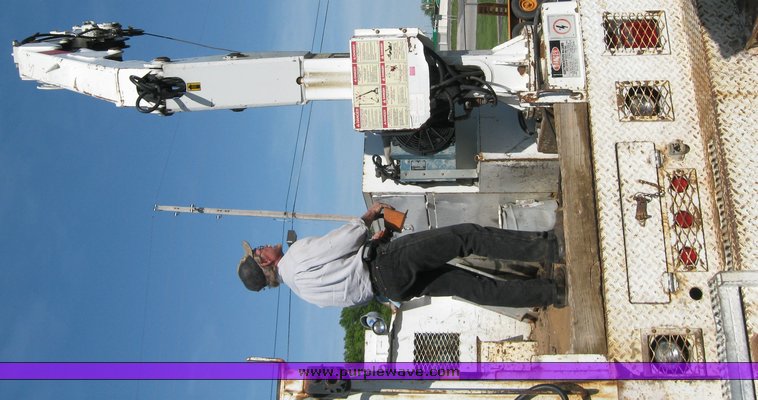 image for item 3754 1994 GMC Topkick C7H042 crane truck