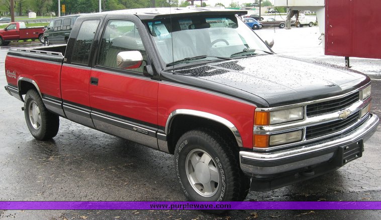image for item 3755 1994 Chevrolet K1500 extended cab pickup