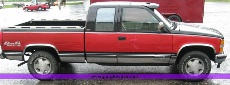 image for item 3755 1994 Chevrolet K1500 extended cab pickup