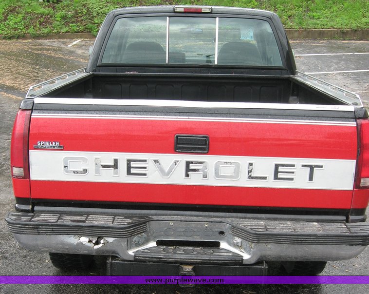 image for item 3755 1994 Chevrolet K1500 extended cab pickup