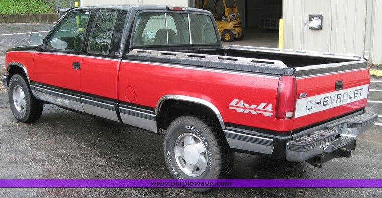 image for item 3755 1994 Chevrolet K1500 extended cab pickup