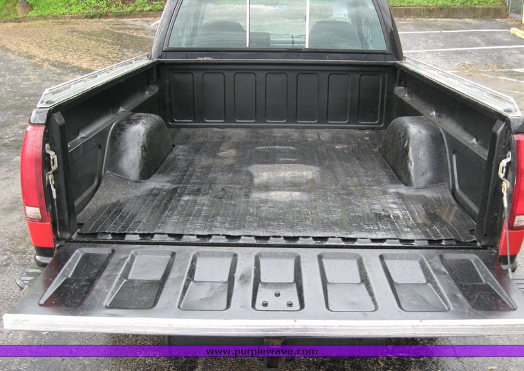 image for item 3755 1994 Chevrolet K1500 extended cab pickup