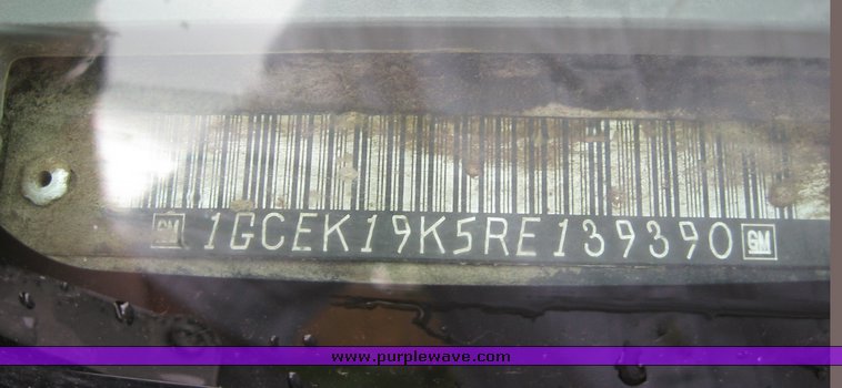 image for item 3755 1994 Chevrolet K1500 extended cab pickup