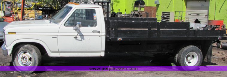 image for item 4251 1984 Ford F350 pickup