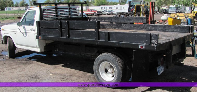 image for item 4251 1984 Ford F350 pickup
