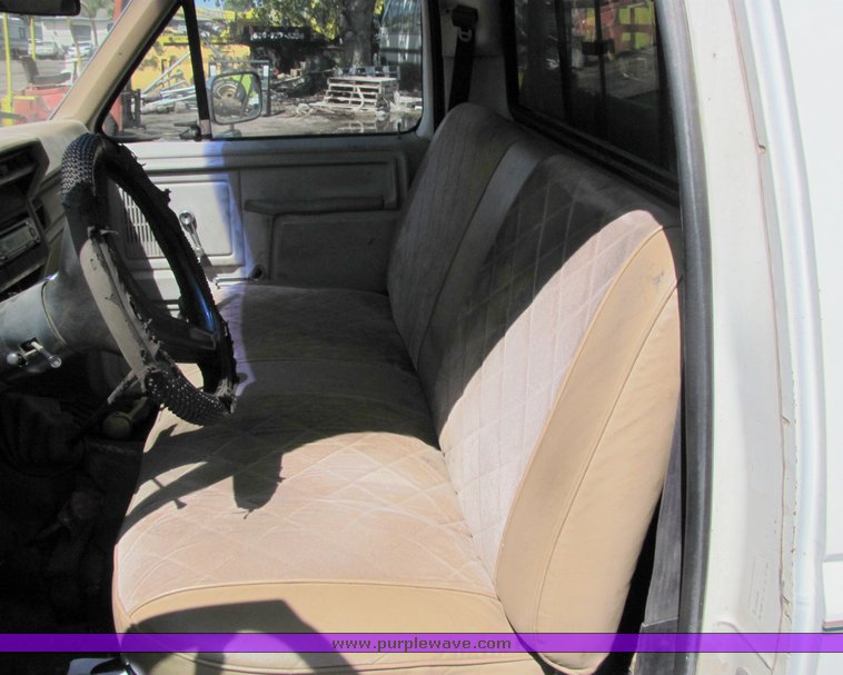 image for item 4251 1984 Ford F350 pickup