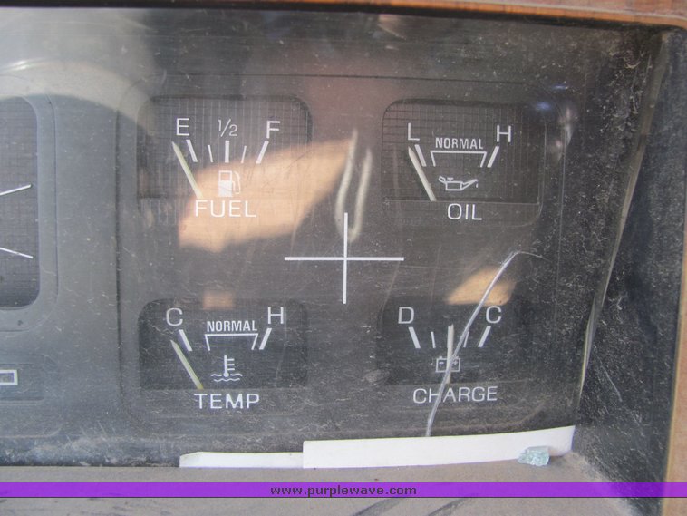 image for item 4251 1984 Ford F350 pickup