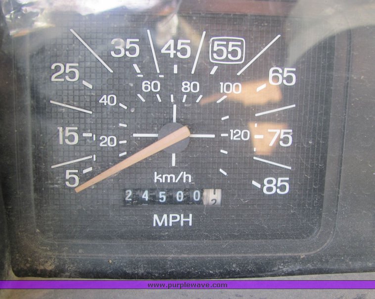 image for item 4251 1984 Ford F350 pickup