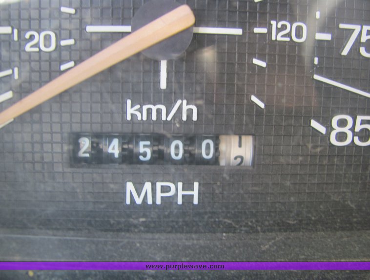 image for item 4251 1984 Ford F350 pickup