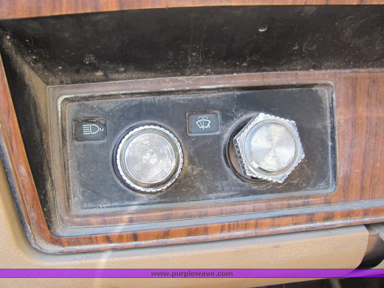 image for item 4251 1984 Ford F350 pickup