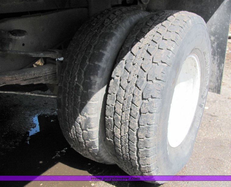 image for item 4251 1984 Ford F350 pickup