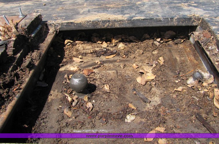 image for item 4251 1984 Ford F350 pickup