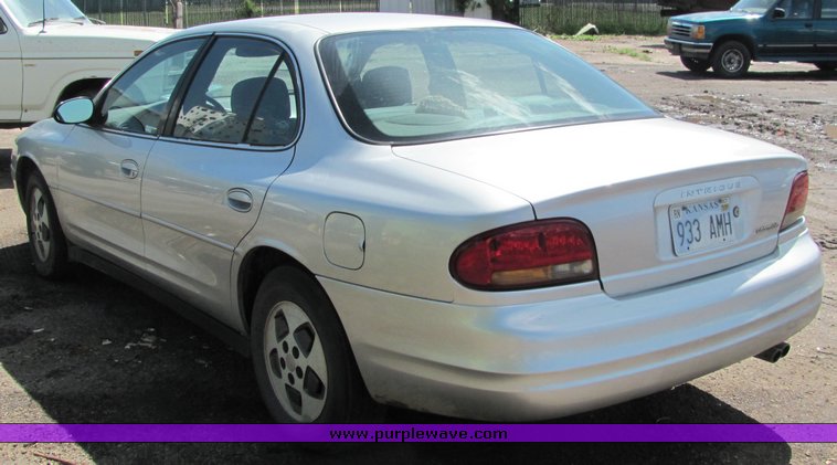image for item 4252 2001 Oldsmobile Intrigue GX