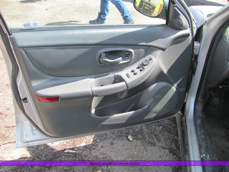 image for item 4252 2001 Oldsmobile Intrigue GX