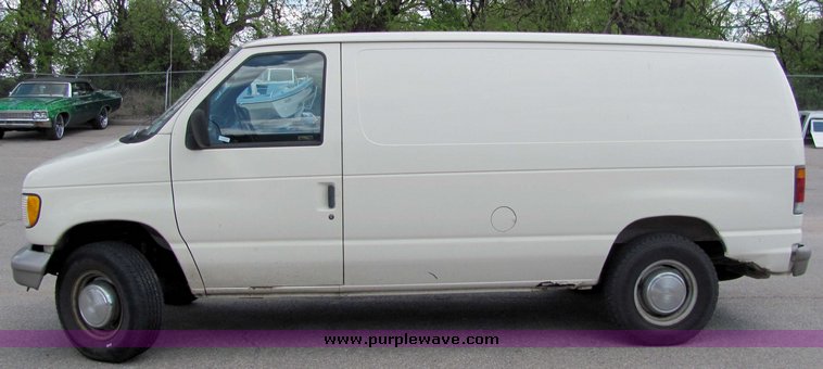 image for item 4260 1992 Ford Econoline 250