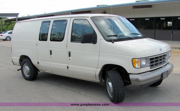 image for item 4260 1992 Ford Econoline 250