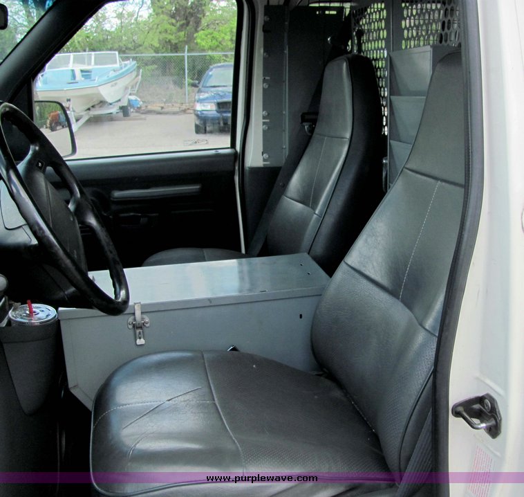 image for item 4260 1992 Ford Econoline 250