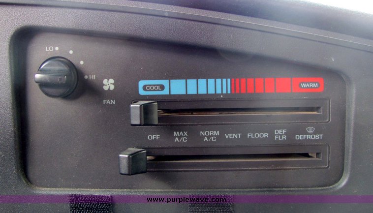 image for item 4260 1992 Ford Econoline 250