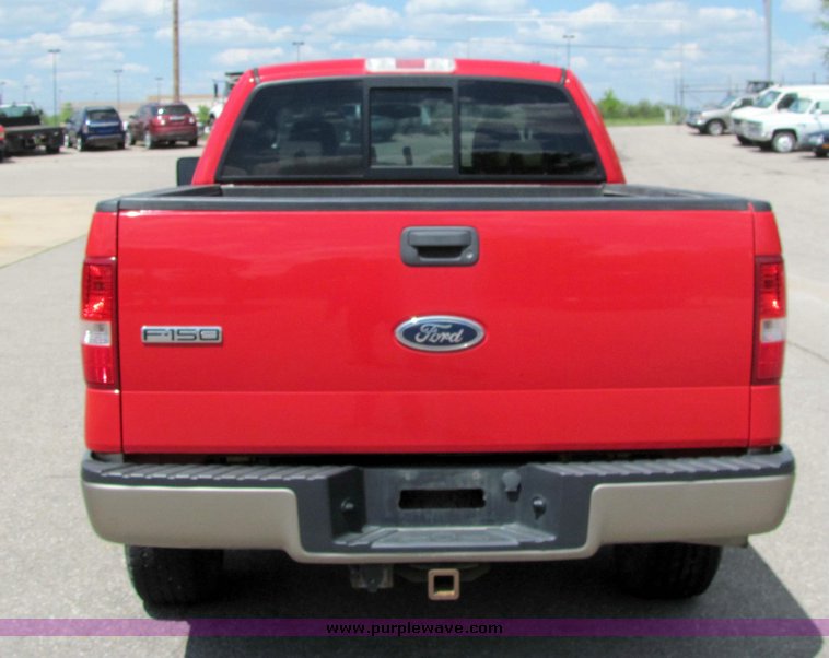 image for item 4262 2004 Ford Lariat extended cab pickup