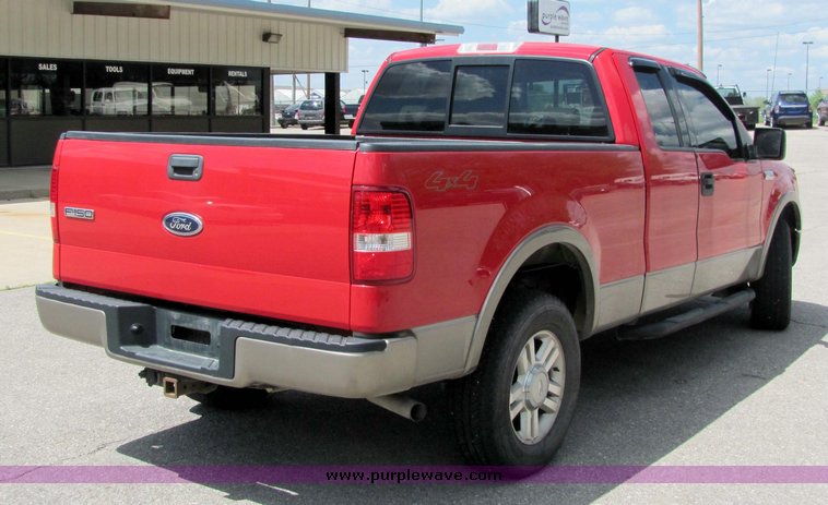 image for item 4262 2004 Ford Lariat extended cab pickup