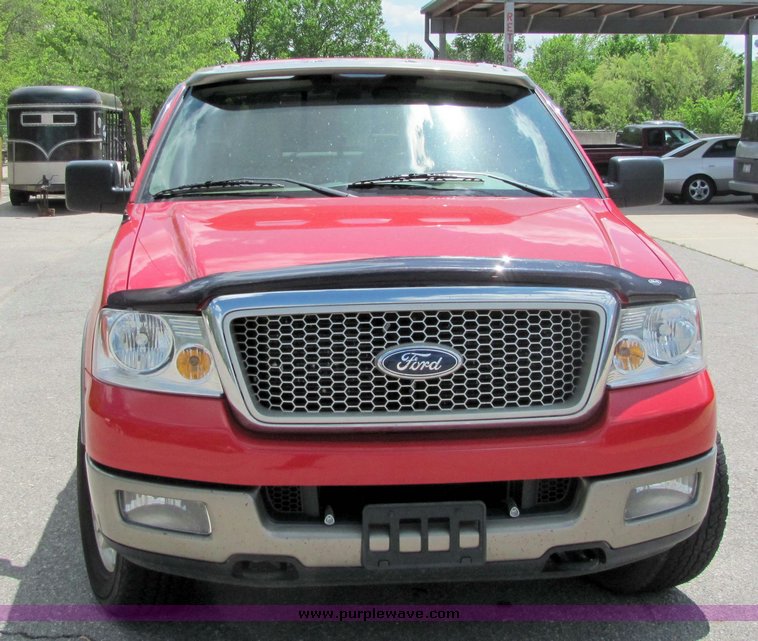 image for item 4262 2004 Ford Lariat extended cab pickup