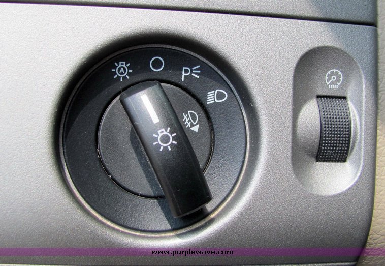 image for item 4262 2004 Ford Lariat extended cab pickup