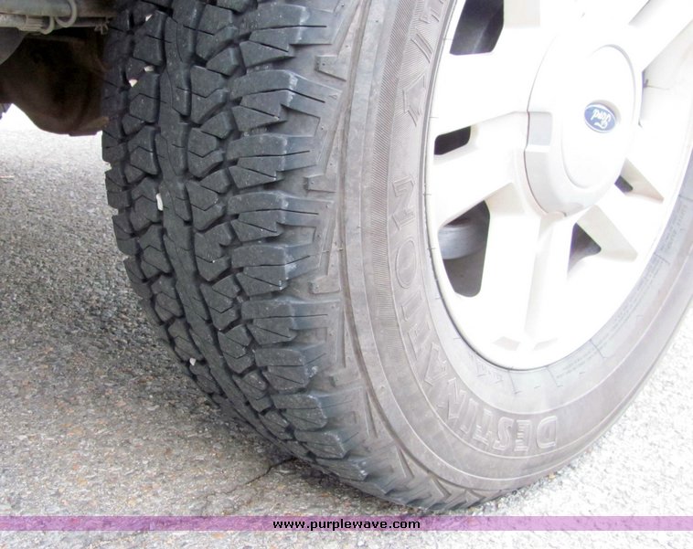 image for item 4262 2004 Ford Lariat extended cab pickup