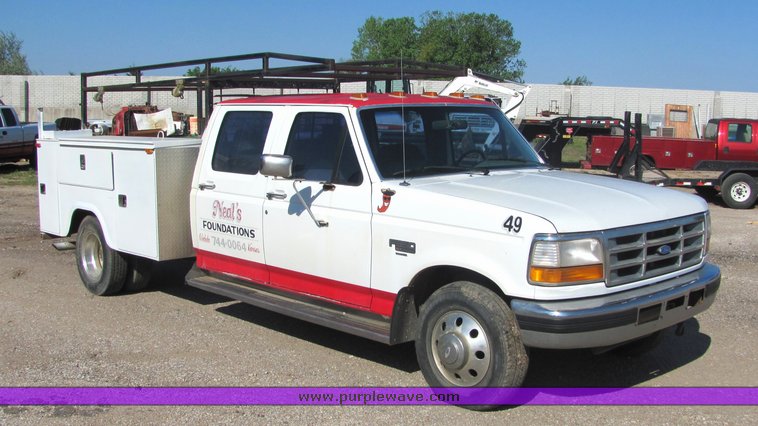 image for item 4662 1994 Ford F350 XLT crew pickup