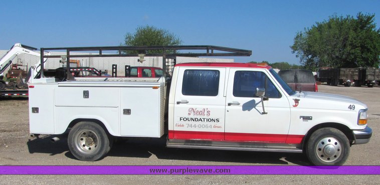 image for item 4662 1994 Ford F350 XLT crew pickup