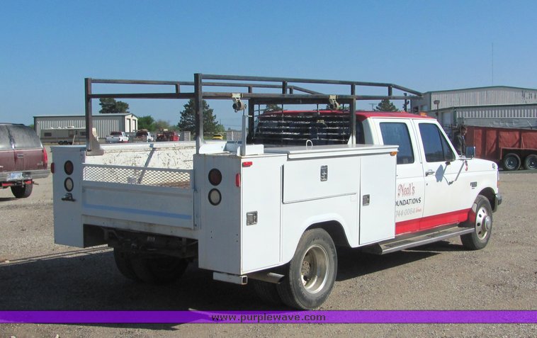 image for item 4662 1994 Ford F350 XLT crew pickup