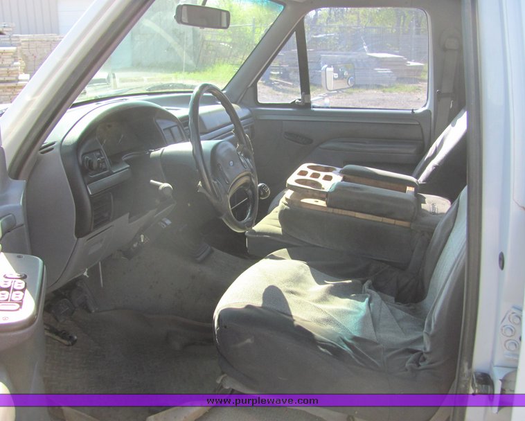 image for item 4662 1994 Ford F350 XLT crew pickup