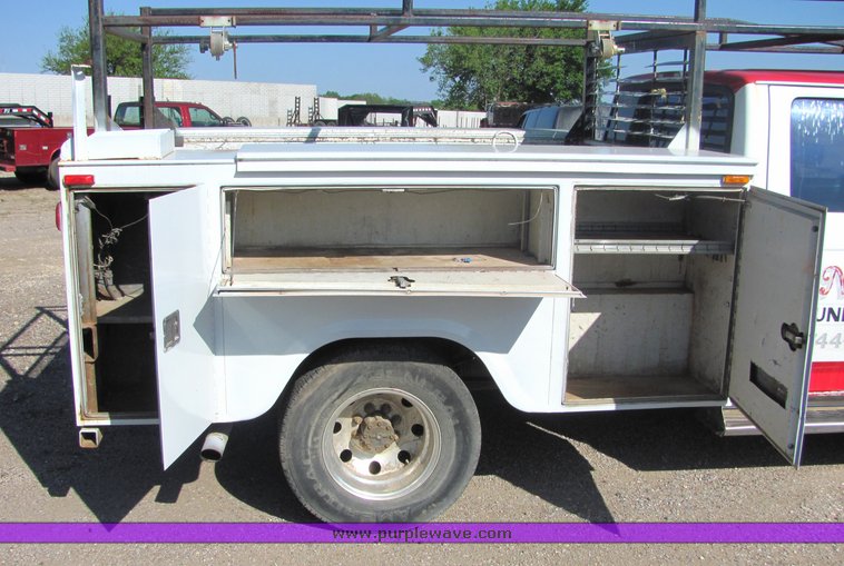 image for item 4662 1994 Ford F350 XLT crew pickup