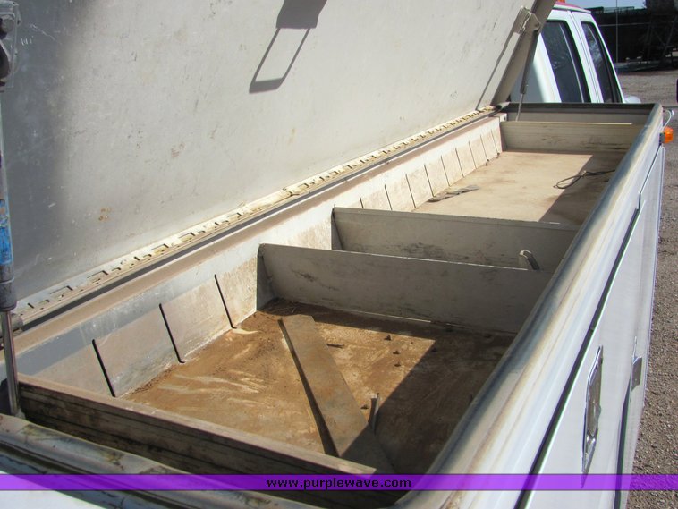 image for item 4662 1994 Ford F350 XLT crew pickup