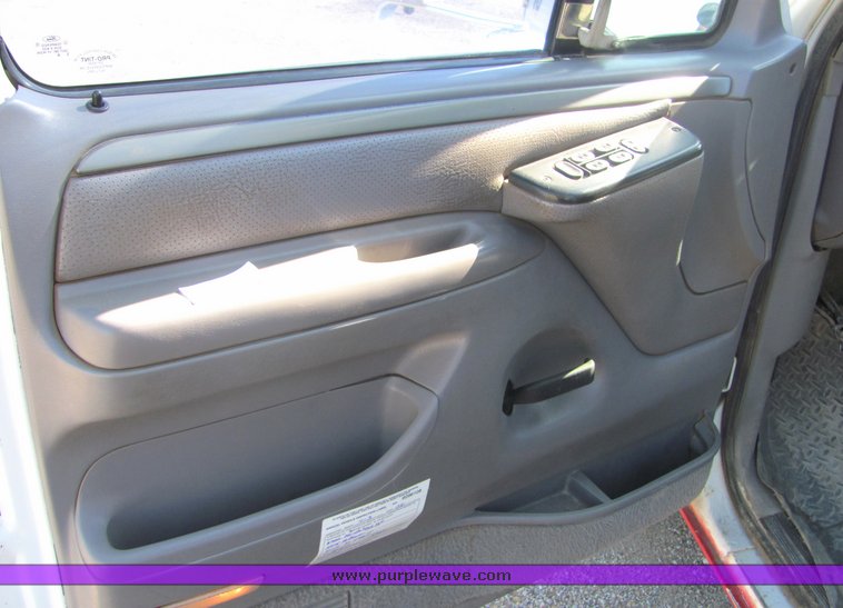 image for item 4664 1995 Ford F350 crew pickup