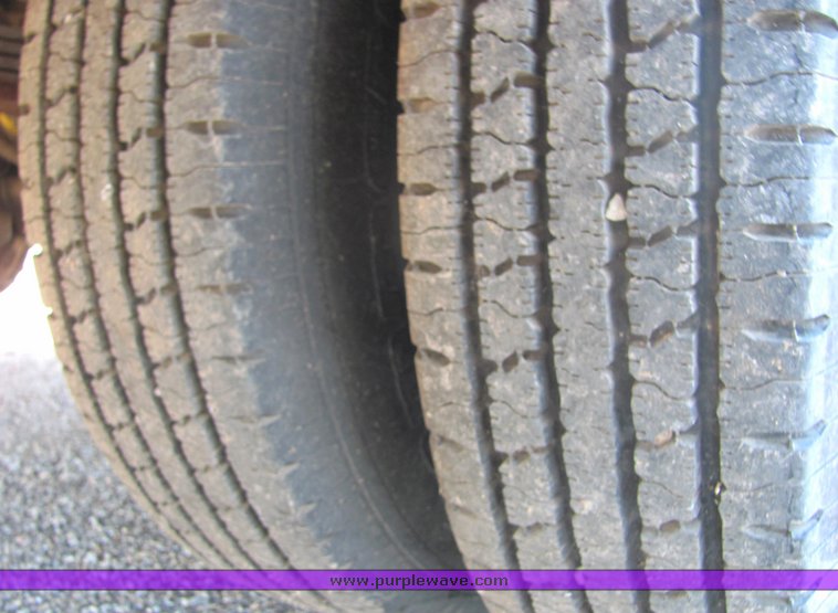 image for item 4664 1995 Ford F350 crew pickup