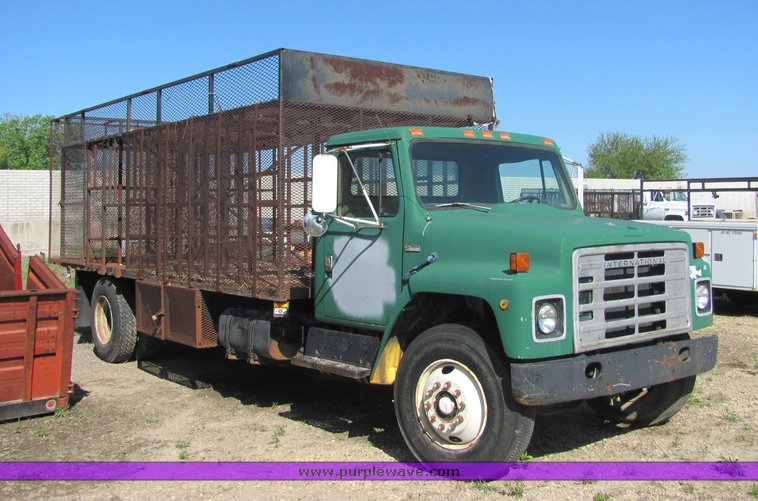 image for item 4666 1981 International S1854 truck