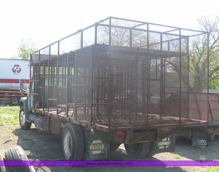 image for item 4666 1981 International S1854 truck