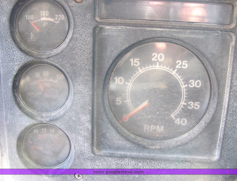 image for item 4666 1981 International S1854 truck